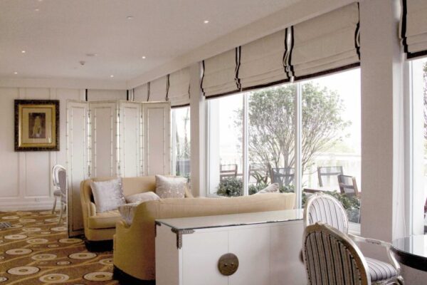 rem roman han quoc cho quan ca phe