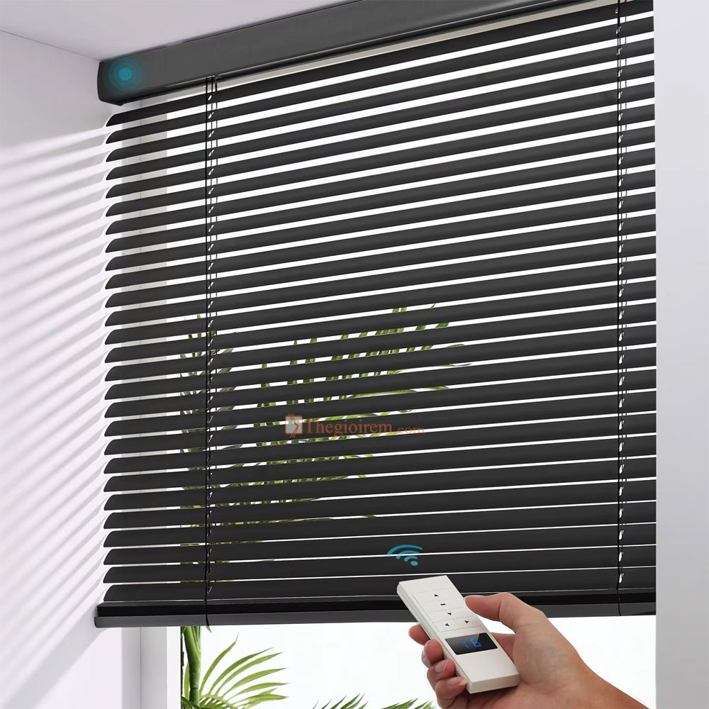 Rèm sáo nhôm tự động màu đen